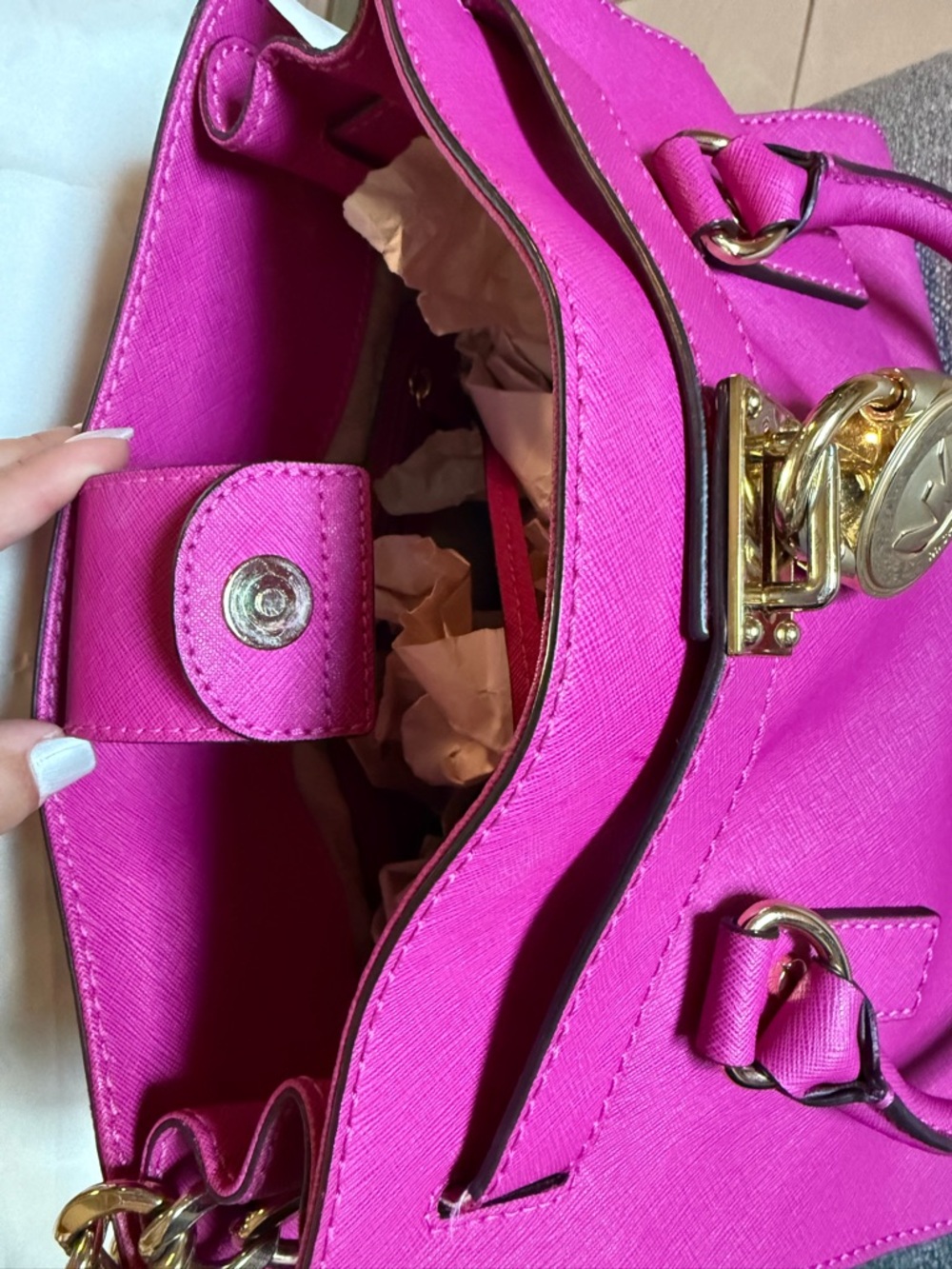 Michael Kors Fuchsia Saffiano Satchel with Gold Hardware - Picture 5 of 9